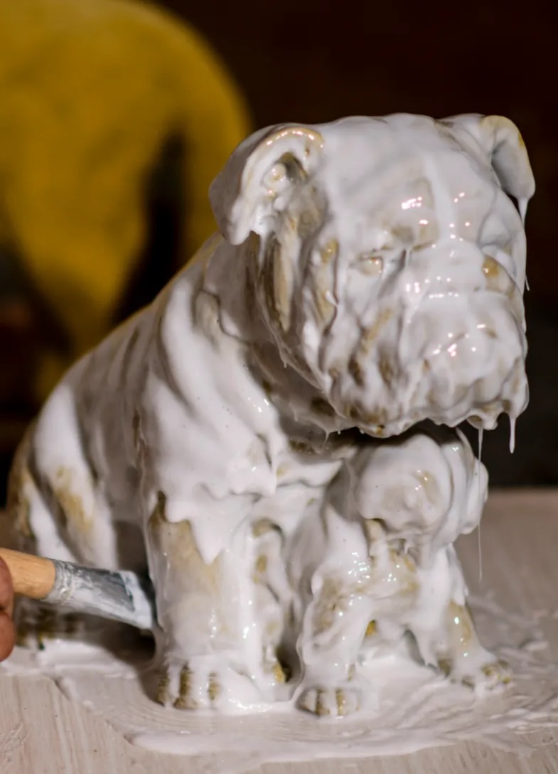 MOLDING